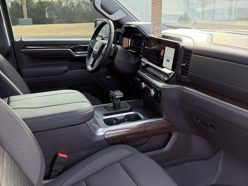 Used 2025 GMC Sierra 1500 Elevation image 58