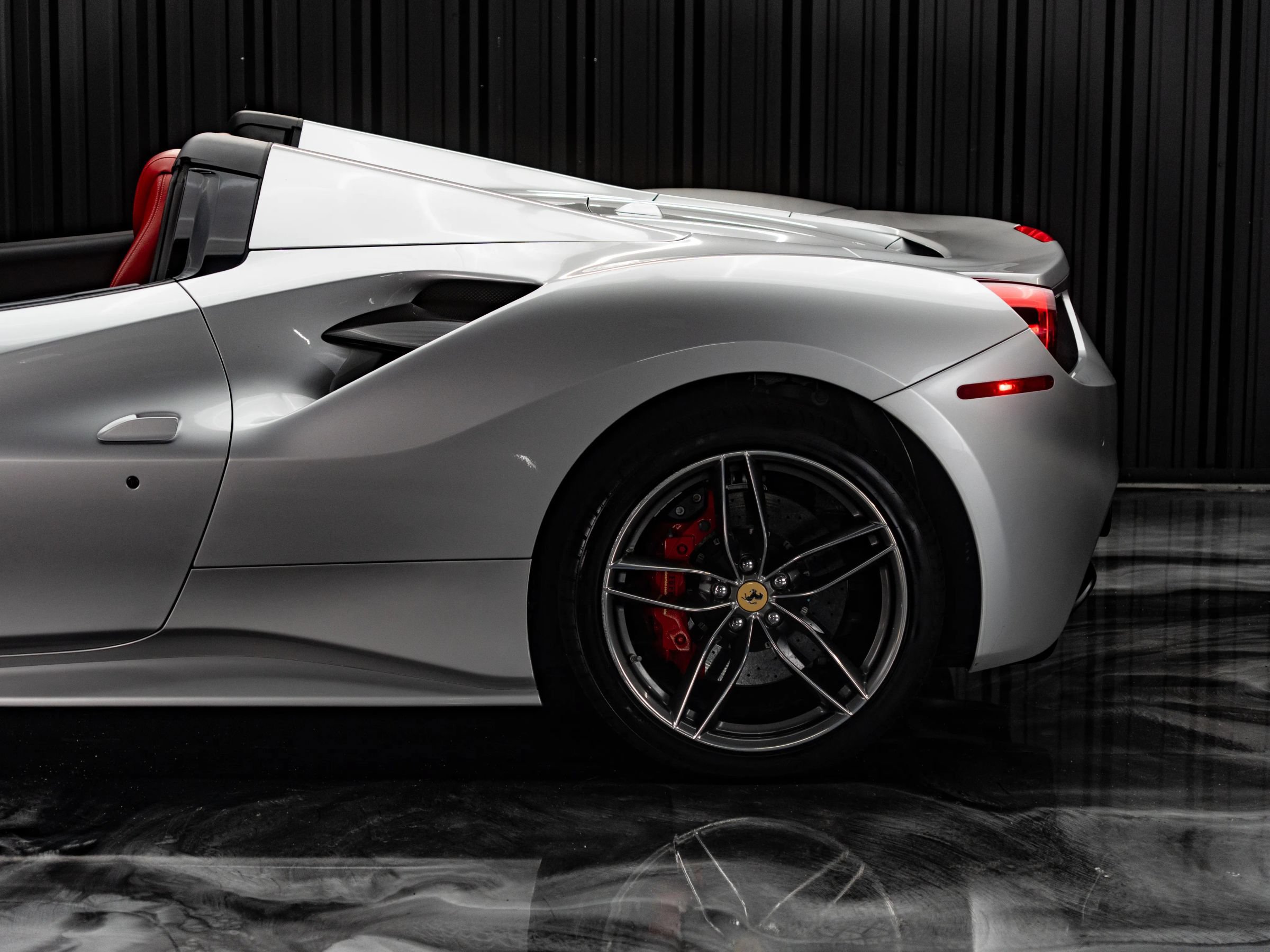 Used 2017 Ferrari 488 Spider RWD image 3