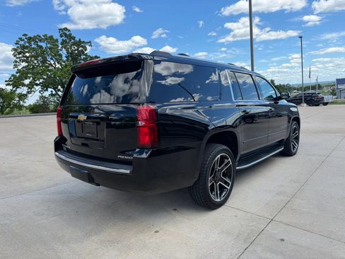 Used 2020 Chevrolet Suburban Premier AWD/4WD image 9