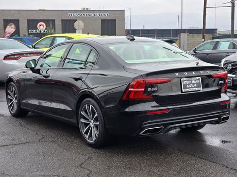 Used 2022 Volvo S60 B5 Inscription image 3