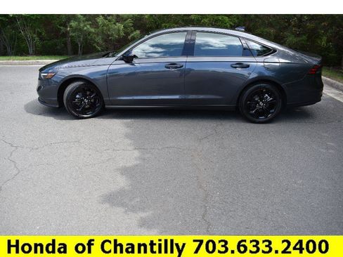 Certified 2025 Honda Accord SE image 4
