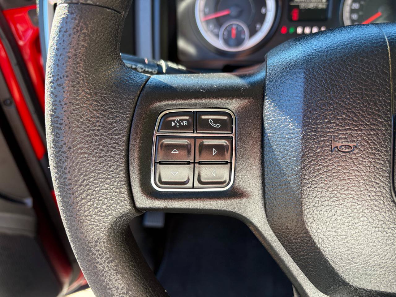 Used 2019 RAM 1500 Classic SLT AWD/4WD image 13