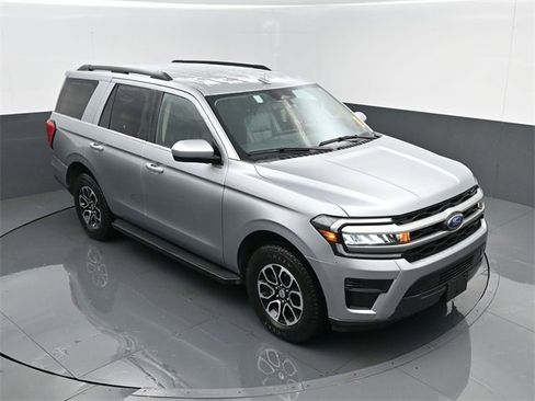 Used 2024 Ford Expedition XLT image 23