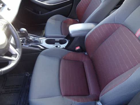 Used 2024 Toyota Corolla SE image 6