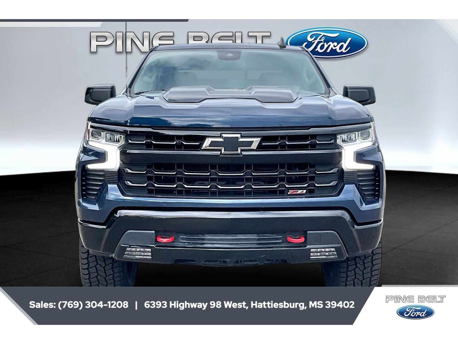 Used 2023 Chevrolet Silverado 1500 LT Trail Boss w/ Protection Package AWD/4WD image 3
