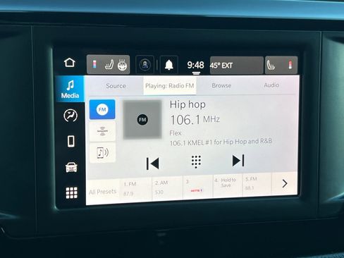 Used 2023 Chrysler Voyager LX image 19