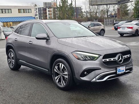 Used 2025 Mercedes-Benz GLA 250 4MATIC image 3