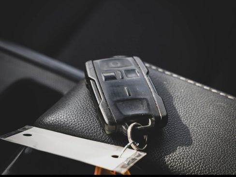 Used 2017 Chevrolet Silverado 1500 LT image 8