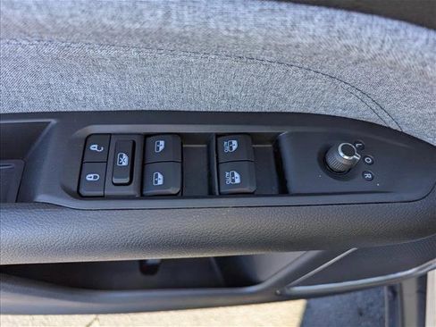 New 2026 Jeep Compass Latitude image 10