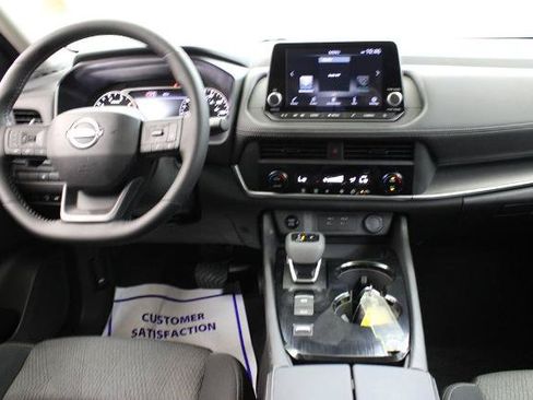 Certified 2026 Nissan Rogue SV FWD image 9