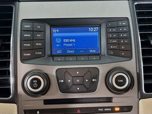 Used 2018 Ford Taurus SE image 21