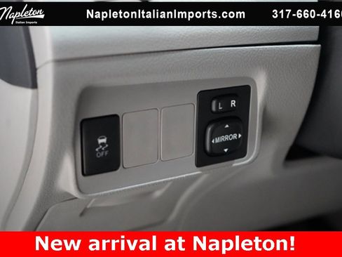 Used 2013 Toyota Corolla LE image 19