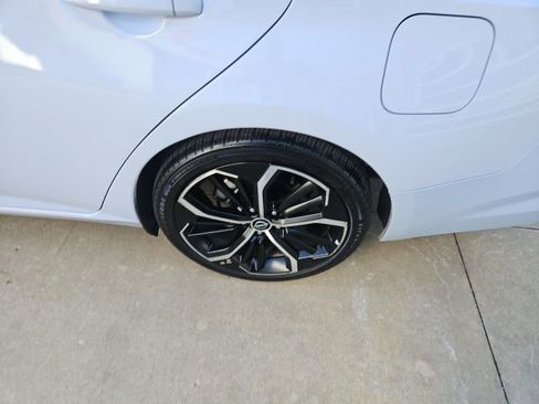 Used 2024 Nissan Altima 2.5 SR image 11