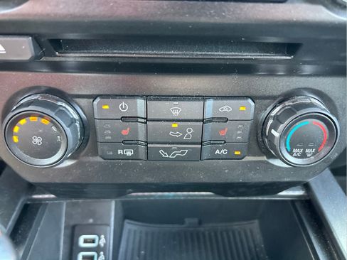 Used 2018 Ford F150 XLT w/ Equipment Group 302A Luxury AWD/4WD image 32