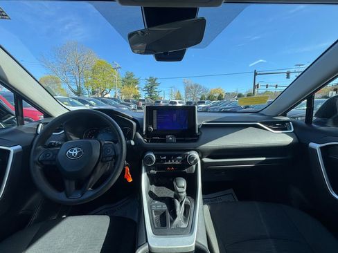 Used 2023 Toyota RAV4 LE FWD image 15