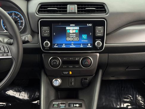 Used 2023 Nissan Leaf S image 21