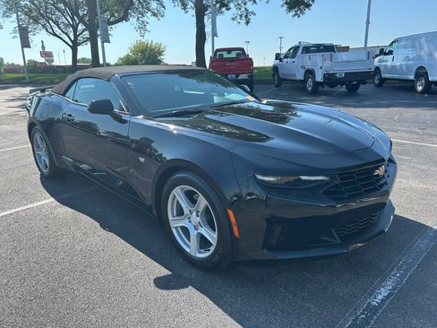 Used 2020 Chevrolet Camaro LT RWD image 3