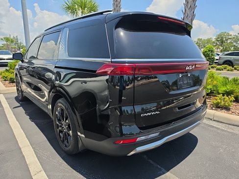 Certified 2023 Kia Carnival SX FWD image 12