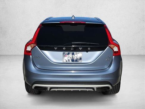 Used 2018 Volvo V60 T5 Cross Country w/ Convenience Package image 7