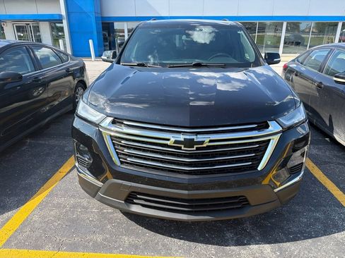 Used 2022 Chevrolet Traverse LT AWD/4WD image 2