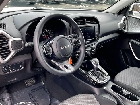 Used 2022 Kia Soul LX w/ Technology Package image 16