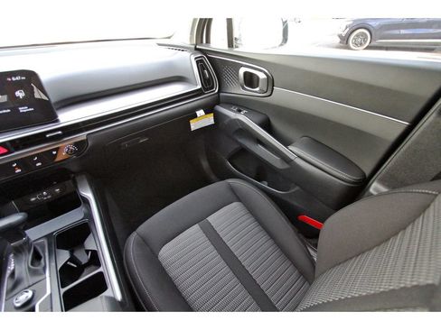 Certified 2026 Kia Sorento LX FWD image 11