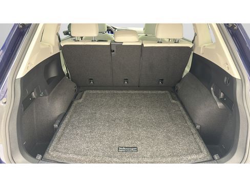 Used 2023 Volkswagen Tiguan SE AWD/4WD image 28