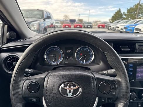 Used 2018 Toyota Corolla L image 18