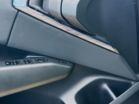 Used 2025 BMW X3 xDrive30i w/ Premium Package image 24