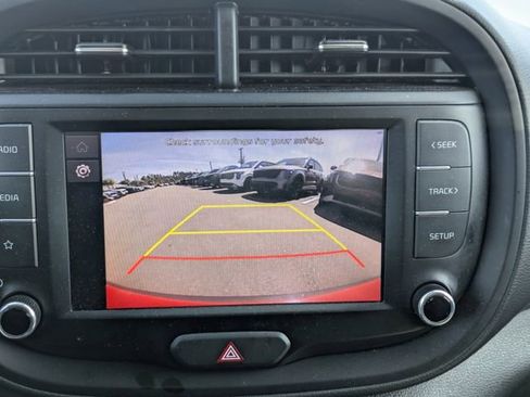 Used 2024 Kia Soul LX w/ Option Group 015 FWD image 21