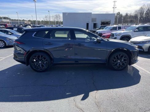 Used 2025 Toyota Crown Signia image 12