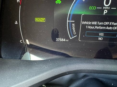 Used 2025 Toyota Camry SE w/ Multimedia Upgrade Package image 11