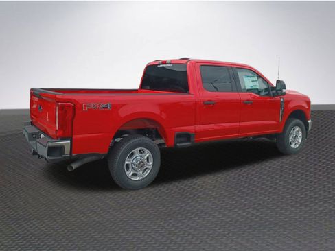 New 2026 Ford F250 XLT w/ FX4 Off-Road Package image 4