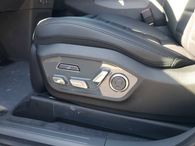 New 2026 Kia EV9 Land w/ Nightfall Edition Package AWD/4WD image 15