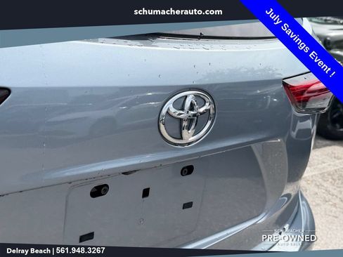 Used 2021 Toyota Highlander LE FWD image 14