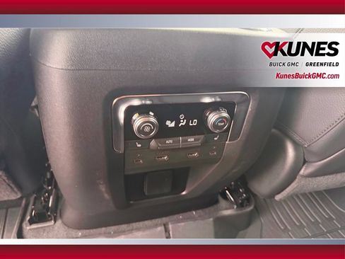 New 2026 GMC Yukon Denali w/ Denali Reserve Package AWD/4WD image 33