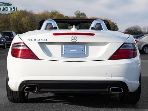 Used 2013 Mercedes-Benz SLK 250 image 3