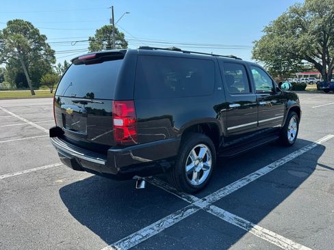Used 2013 Chevrolet Suburban LTZ image 6