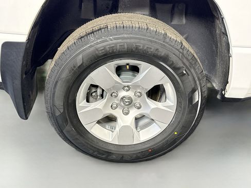 Used 2021 RAM 1500 Big Horn image 33