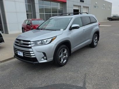 Used 2017 Toyota Highlander Limited Platinum