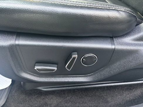 Used 2015 Ford F150 Lariat image 21