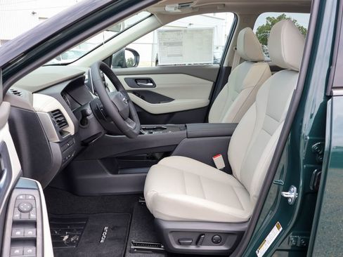 New 2026 Nissan Rogue SV FWD image 7