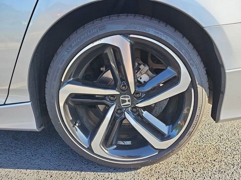 Used 2018 Honda Accord Sport image 10
