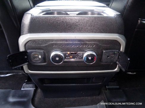 Used 2021 Ford Expedition Max XLT image 21
