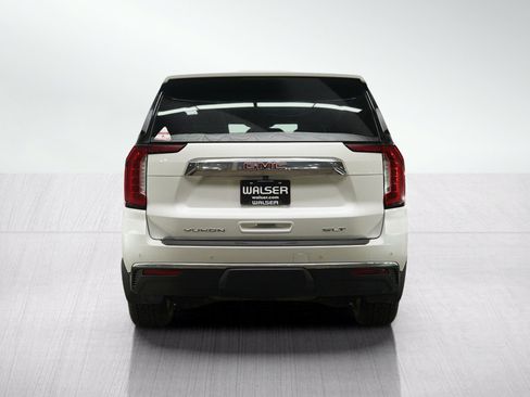 Used 2023 GMC Yukon XL SLT w/ SLT Luxury Package AWD/4WD image 4