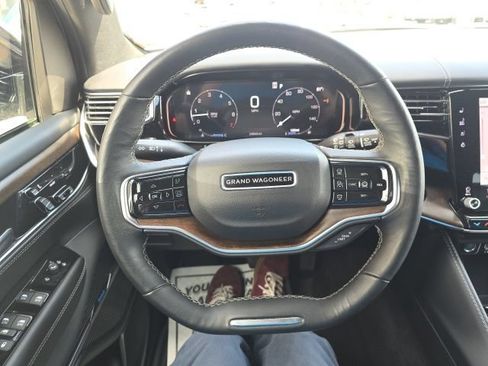 Certified 2025 Jeep Grand Wagoneer 4WD w/ 8-Passenger Seating Package image 17