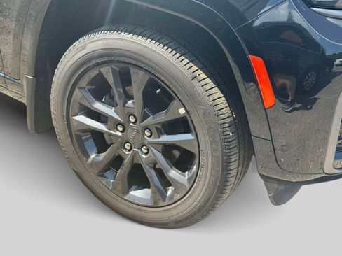 Used 2026 Jeep Grand Cherokee Limited AWD/4WD image 9