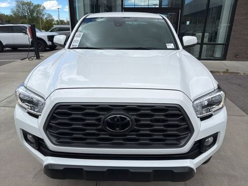 Used 2022 Toyota Tacoma TRD Off-Road w/ Technology Package AWD/4WD image 7