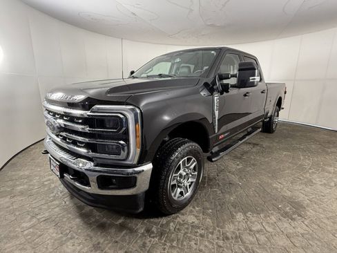 Used 2023 Ford F250 Lariat image 3