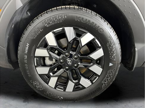 Used 2025 Hyundai Santa Cruz SE AWD/4WD image 25